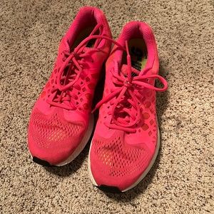 Nike Pegasus 31 Tennis Shoes - size 9.5
